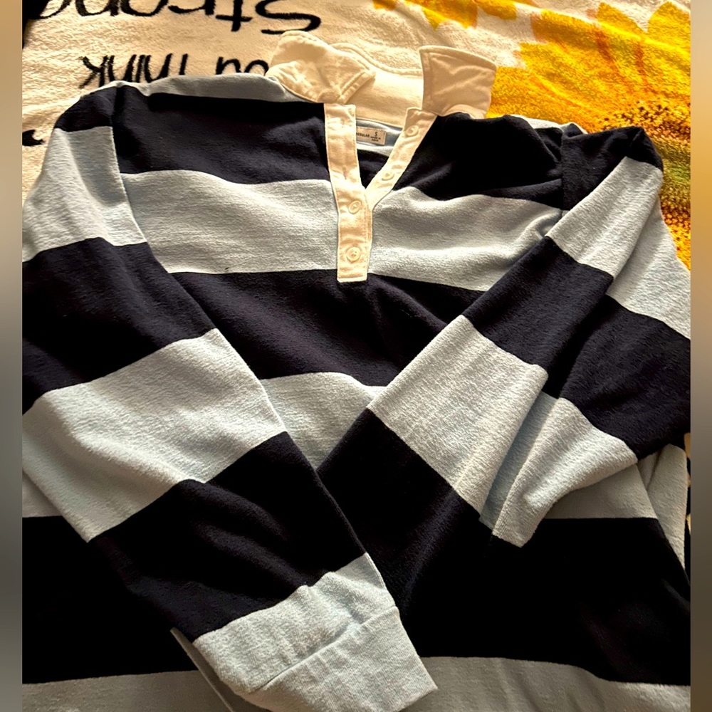hollister long sleeve tee button neck striped